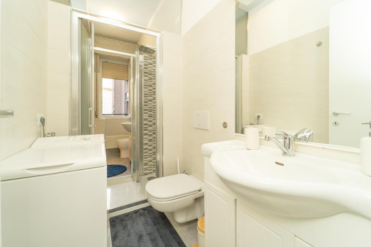 Trilocale Con Parcheggio Privato Apartment Milan Exterior photo