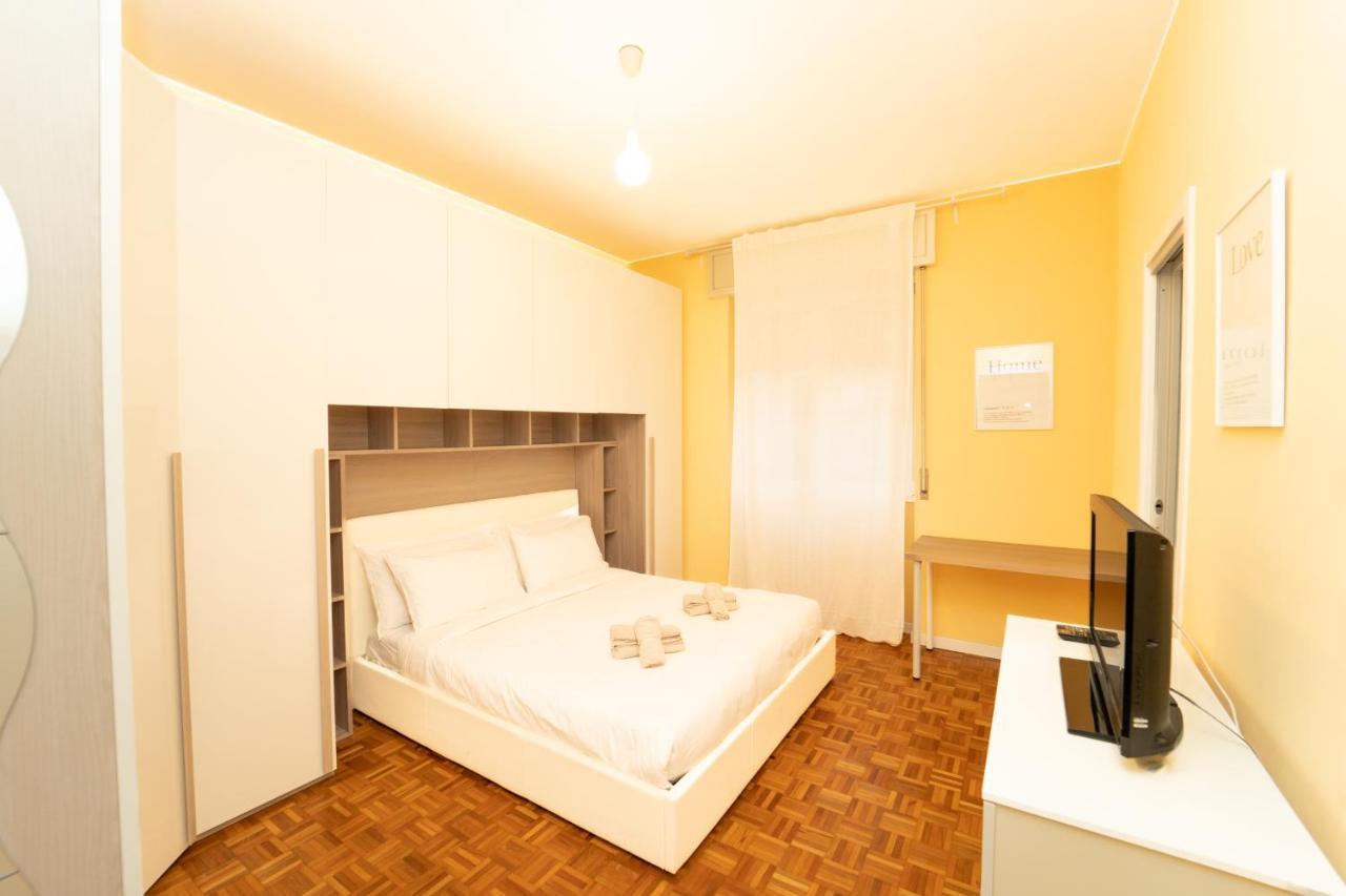 Trilocale Con Parcheggio Privato Apartment Milan Exterior photo