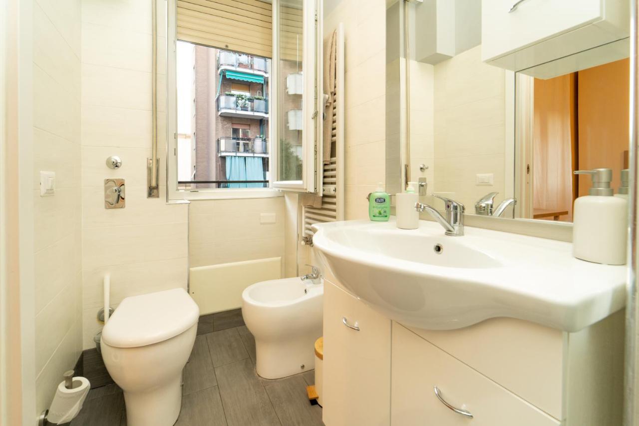 Trilocale Con Parcheggio Privato Apartment Milan Exterior photo