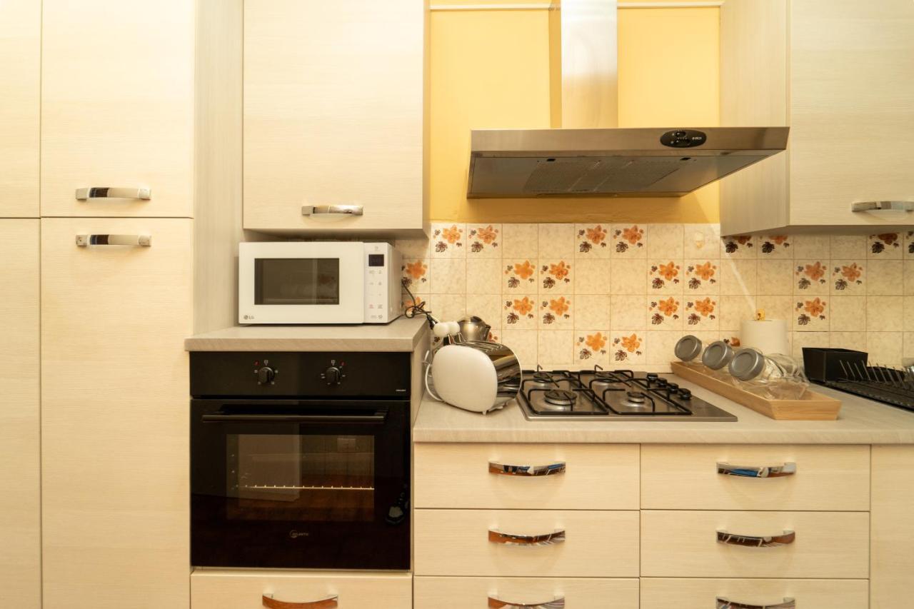 Trilocale Con Parcheggio Privato Apartment Milan Exterior photo