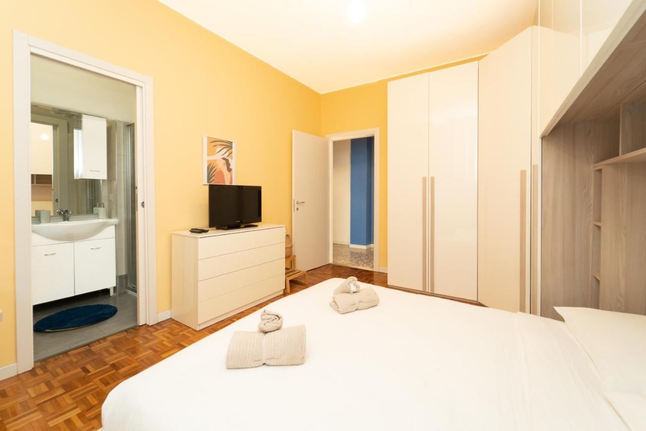 Trilocale Con Parcheggio Privato Apartment Milan Exterior photo