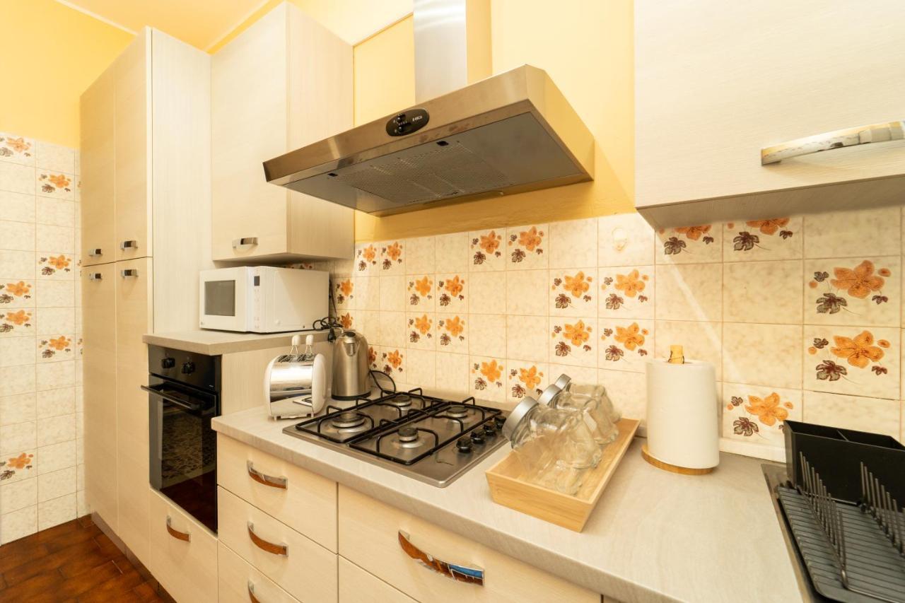 Trilocale Con Parcheggio Privato Apartment Milan Exterior photo